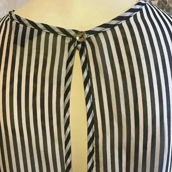 GUESS sleeveless striped infinity open back tank top black and white medium - Picture 6 of 12